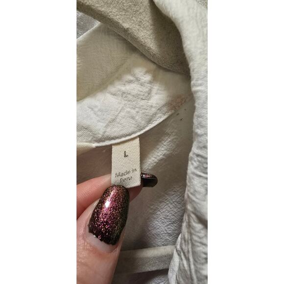 Soft Surroundings beautiful embroidered white V-neck button down shirt large - Picture 3 of 14